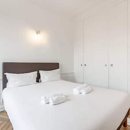 Apartment Keyz - Luxury 3 Bedrooms Near Champs Elysees