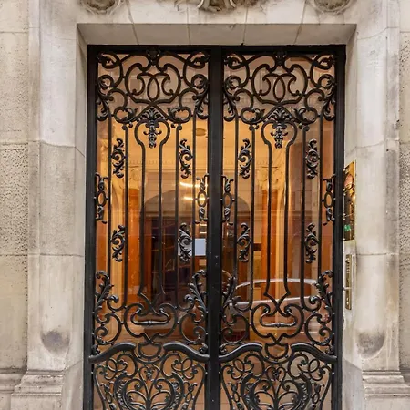 Apartment Keyz - Luxury 3 Bedrooms Near Champs Elysees Paris