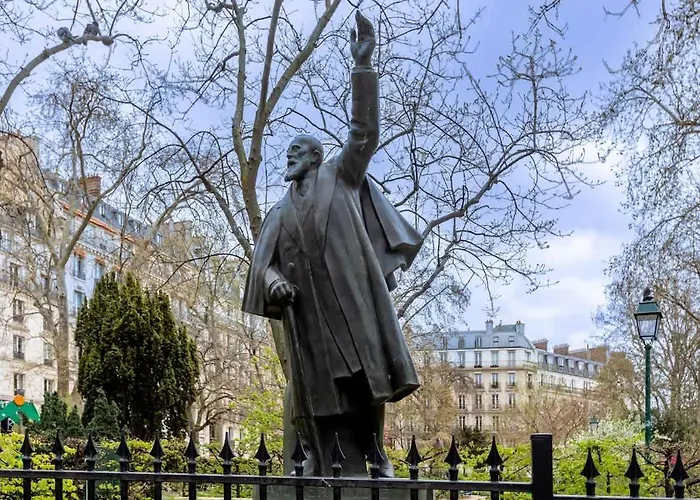 Apartment Keyz - Luxury 3 Bedrooms Near Champs Elysees *