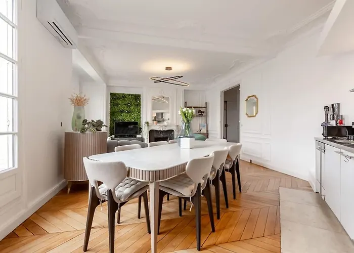 Apartment Keyz - Luxury 3 Bedrooms Near Champs Elysees
