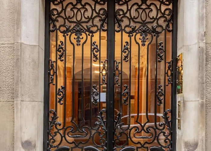 Apartment Keyz - Luxury 3 Bedrooms Near Champs Elysees Paris